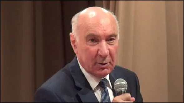 Равин пытается оспорить указ Орловой о его отрешении от должности Равин пытается оспорить указ Орловой о его отрешении от должности