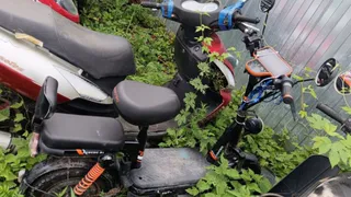 Во Владимирской области пьяный водитель электроскутера врезался в автомобиль и лишился транспорта
