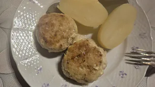 Куриные котлеты — сочные и хрустящие: добавила два секретных ингредиента