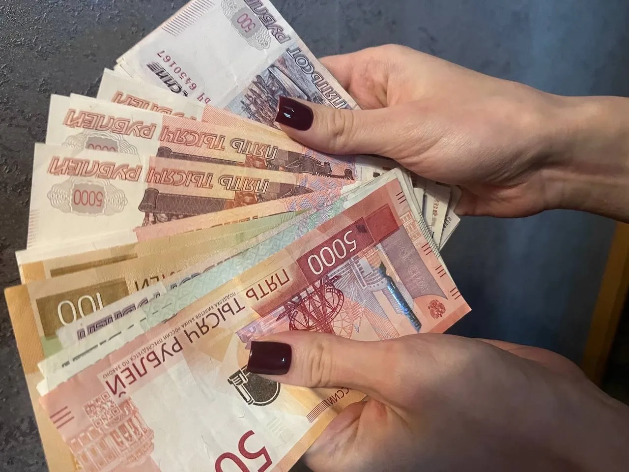 Пятеро учеников из Александровского округа получили персональные стипендии