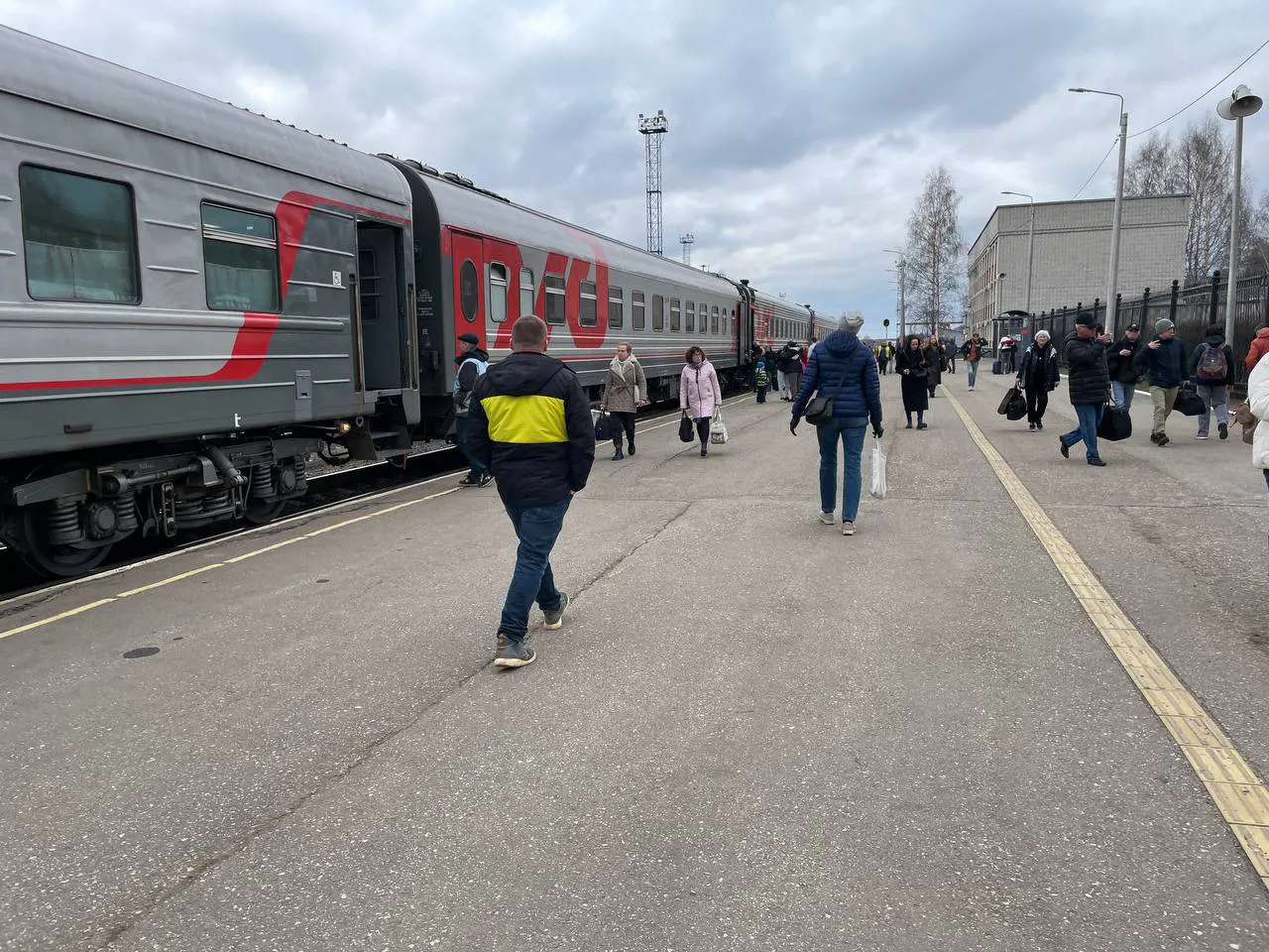 Меня разбудили в поезде посреди ночи и попросили срочно переселиться - причина меня ошарашила