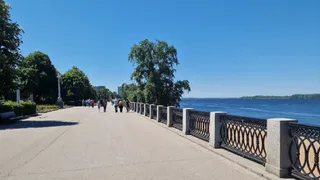Рекордная жара, ураганы и возвращение зимы: синоптики рассказали к чему готовиться россиянам