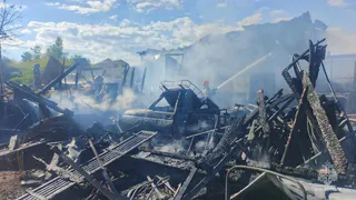 Во Владимирской области пожар уничтожил дом, гараж и хозпостройку на 249 квадратах