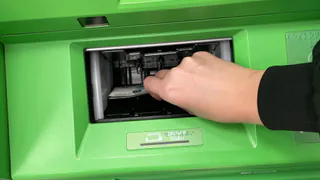 Жителям Владимирской области назвали причины блокировки банковских карт 