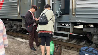 «Я выкупил всё купе, а ко мне проводник подселил какого-то пассажира»: имеет ли проводник на это право